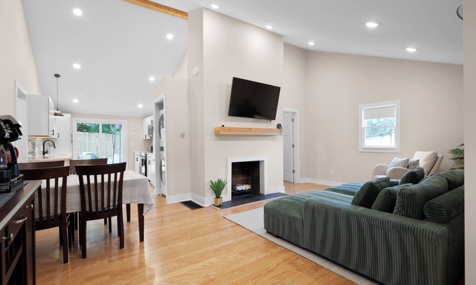 Buckeye Lake Cottage | Cruise Buckeye Lake in a 6-Seater Golf Cart & Unwind by the Fire Pit