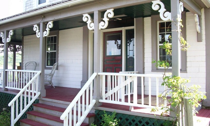 Hatfield Point House | Cruise the St. John River