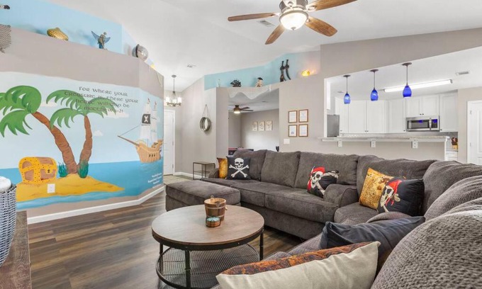 Navarre House | Cruz Family Treasure All In One Home