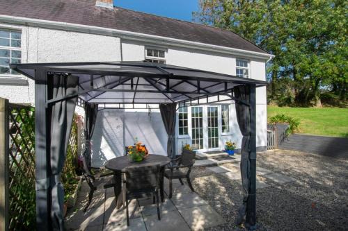 Mawr House | Crwcca Farm Cottage