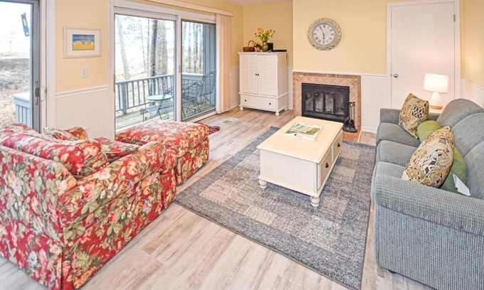 Glen Arbor Apartment | Crystal Beach 13
