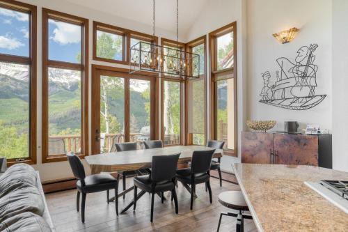 Mountain Village House | Crystal Chalet 12 by AvantStay Close to Town w Views of San Sofia Ridge
