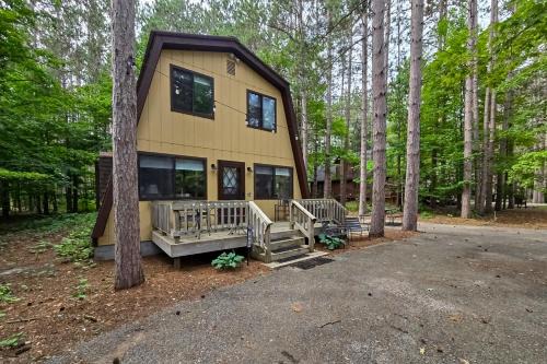Thompsonville House | Crystal Chalet