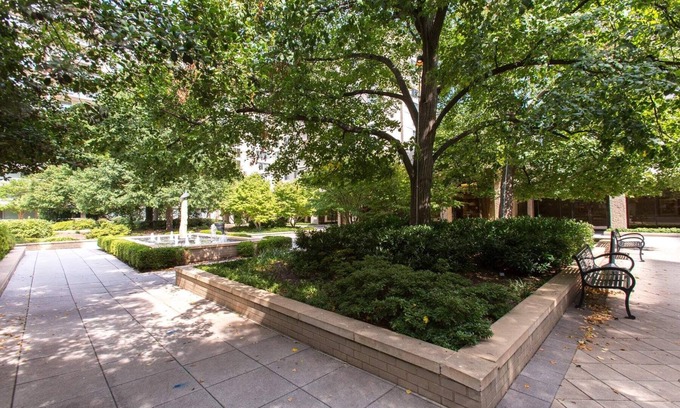 Aurora Highlands Apartment | Crystal City Comfortable Apartments