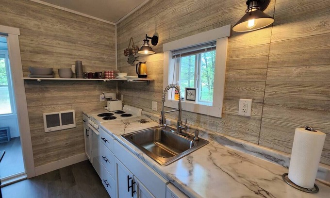 Baldwin Cottage | Crystal Clear Cottage - Hosted by Simple Lyfe Stays