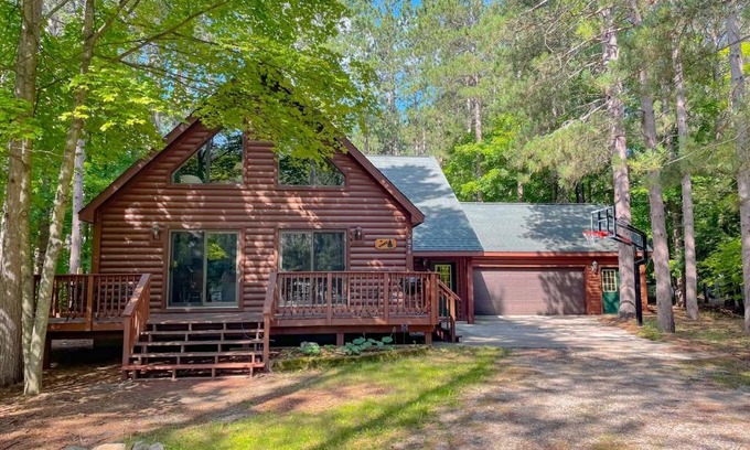 Thompsonville House | Crystal Haven