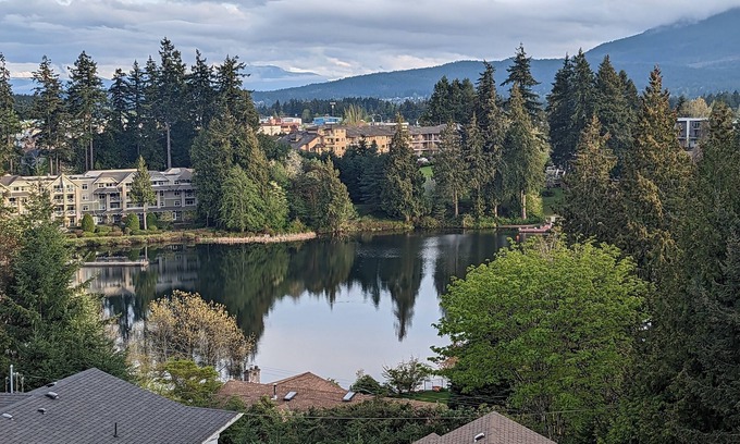 Regional District of Nanaimo Apartment | Crystal Hollows Lake View