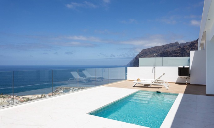 Los Gigantes Hotel | Crystal I Luxury Apartments