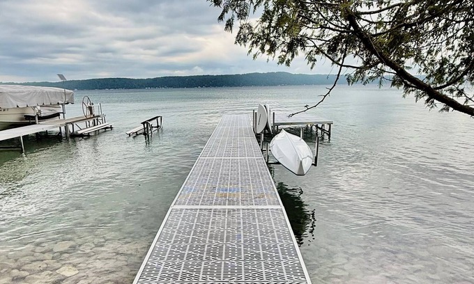 Frankfort House | Crystal Lake Effect - Private Direct Lakefront!
