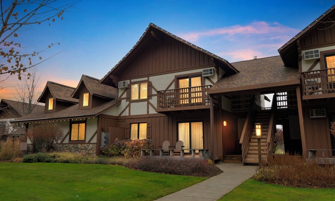 Thompsonville Condo | Crystal Mountain: Fall Colors and Crisp Air – Your Condo Getaway Awaits!