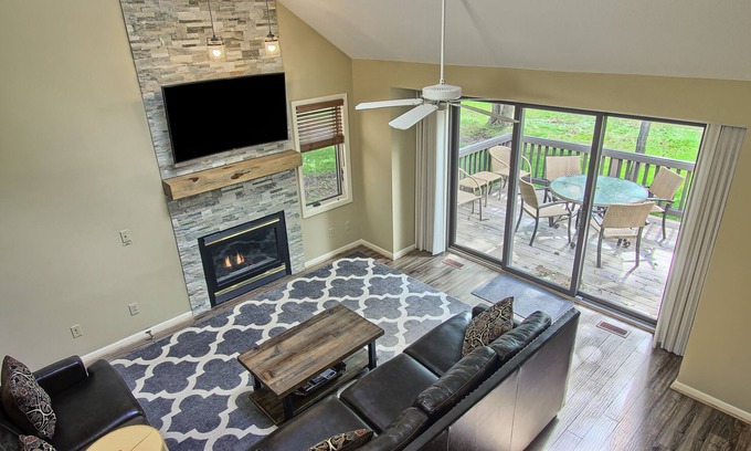 Thompsonville Condo | Crystal Mountain Condo on the Betsie Valley 18th hole