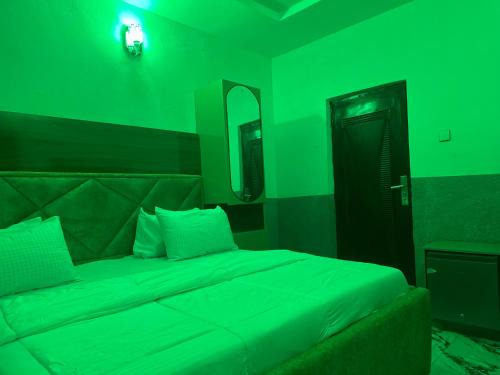 Abeokuta Hotel | Crystal Palace Hotel Accommodation and Suites