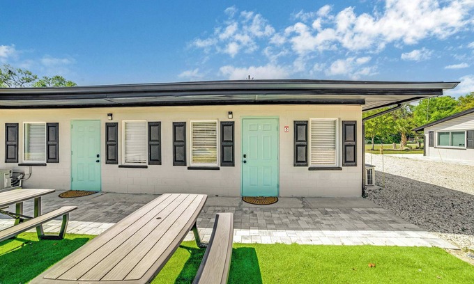 Homosassa Apartment | Crystal River Resort | Fish, Grill, Relax & Stay