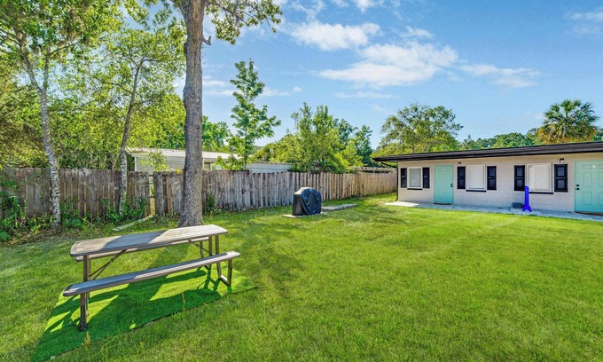 Homosassa Apartment | ‼️Crystal River Resort Haven‼️ Fish Station, BBQ