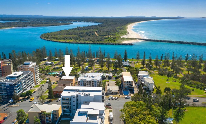 Port Macquarie Apartment | Crystal Waters - PERFECT IN TOWN LOCATION