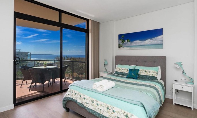 The Entrance House | Crystal Waters Unit 11