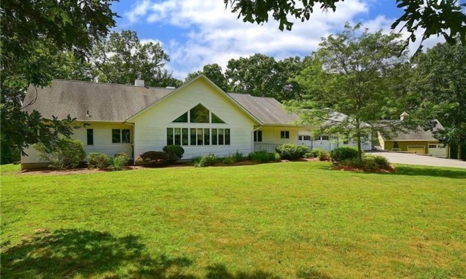 Willington House | CT Ranch Home Retreat on 120 Acres