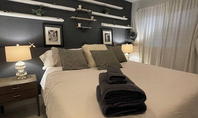 Arapahoe Ridge House | CU & Pearl Pet-Friendly Stay