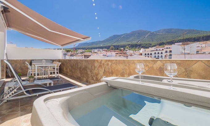 Alhaurin el Grande Apartment | Cubo's Apartamento Boutique Alhaurin/Free Wifi/Air Conditioning