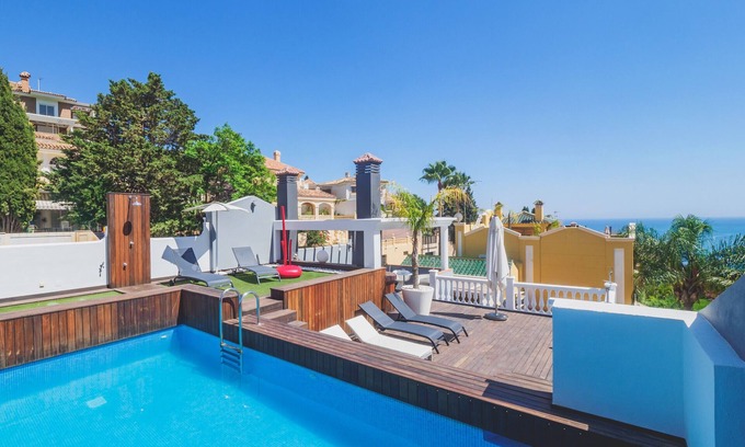 Monte Sancha Villa | Cubo's Gibralfaro House Center/private pool/air conditioning