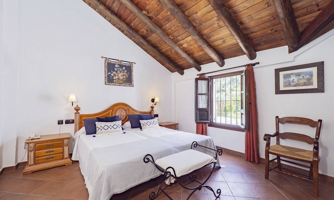 Casarabonela Apartment | Cubo's Hotel Cortijo San Antonio Caminito del Rey/air conditioning/free Wi-Fi/free parking