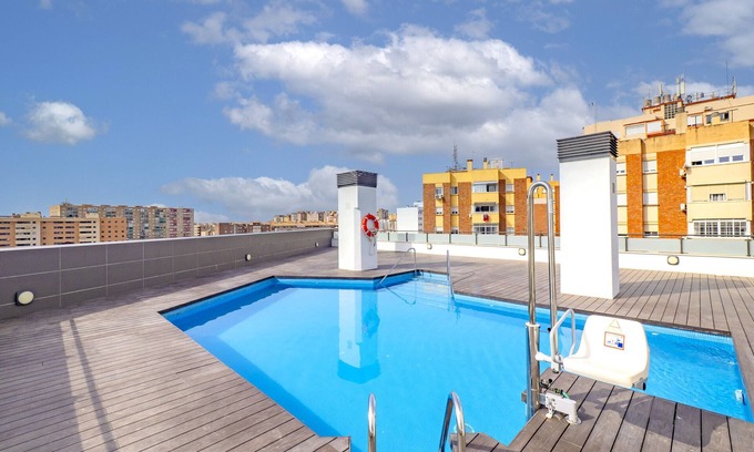 Cruz de Humilladero Apartment | Cubo's La Union Apartment Pool Optional Parking/urban/air conditioning/free wifi