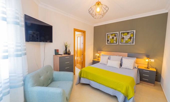 Alhaurin el Grande Apartment | Cubo's Liberty Apartment/free wifi/urban/family/teleworking