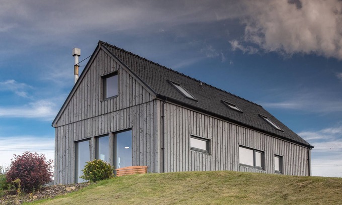 Portree House | Cuillrigh - Luxury house with Loch Portree & Cuillin Mountain views