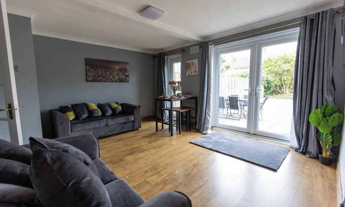 Shrewsbury House | Cul-de-sac Creations