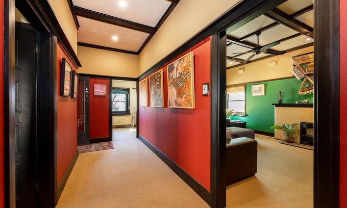 East Albury Apartment | Cullalo ArtHouse- gorgeous accommodation combined with an art gallery! - Stunning one bedroom apartment in east Albury