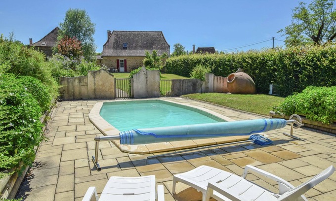 Saint-Medard-d'Excideuil Cottage | Cultural Treasure in Dordogne with furries