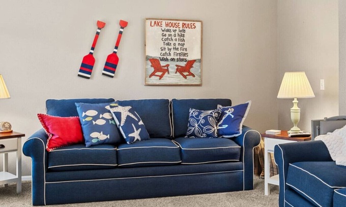 Delong House | Culver Lodge | 3BR/2BA, Near Lake Max & Academies