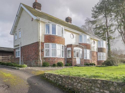 Axminster House | Culverfield