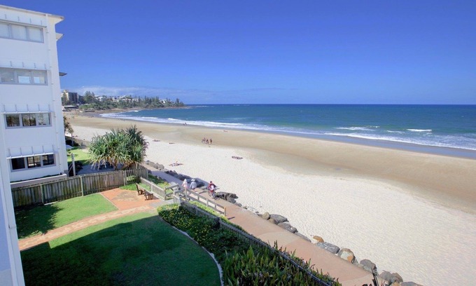 Kings Beach Apartment | Culverston Unit 15 Kings Beach QLD