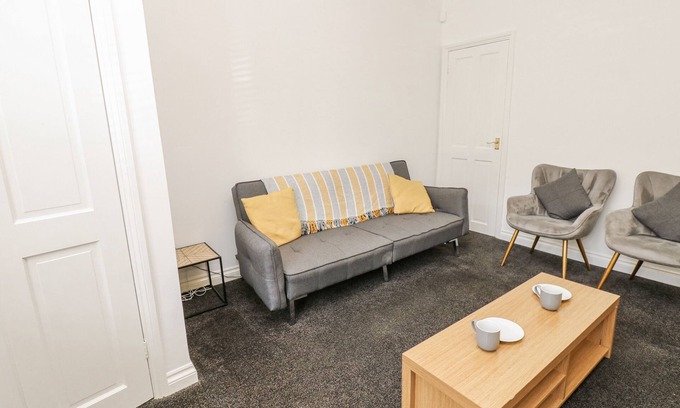 Stainburn Cottage | CUMBERLAND HOUSE, family friendly, with a garden in Workington