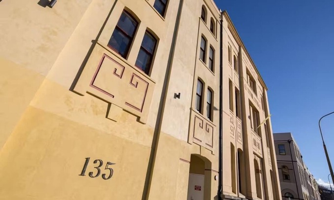 Dunedin City Centre Apartment | Cumberland Street deluxe apartment No4