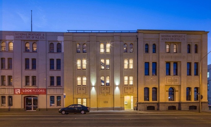 Dunedin City Centre Apartment | Cumberland Street deluxe apartment No2