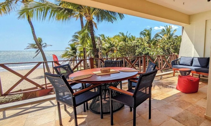 Cumbuco Apartment | Cumbuco Penthouse Oceanview Beachfront 2-bedroom apartment with AC, WiFi