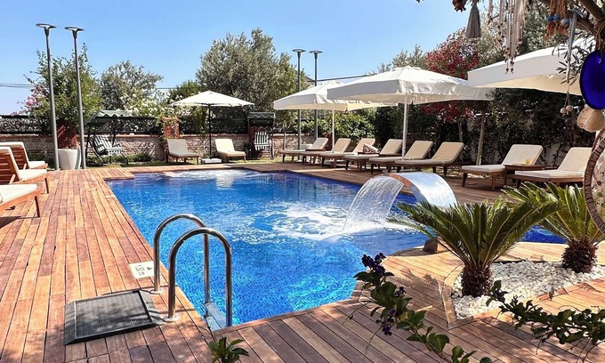 Ayvalik Hotel | CUNDA EYE