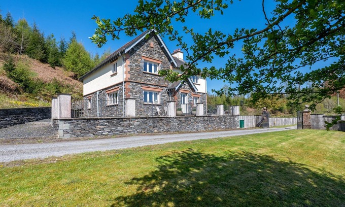 Low Newton House | Cunsey Lodge with Woodfired Hot Tub