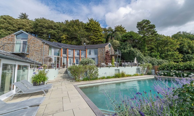 Lawrenny Cottage | CURLEW HOUSE, pet friendly, with pool in Pembroke Dock