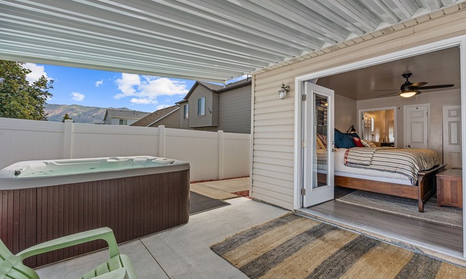 Ogden House | Cushy 5-Star Home: BBQ, 7-Bed, Bball Hoop, Netflix