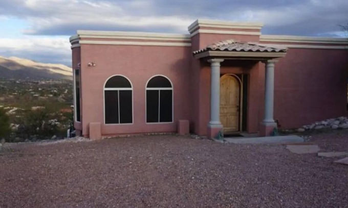 Rockcliff House | Custom 2 Bedroom Casita On a Ridge