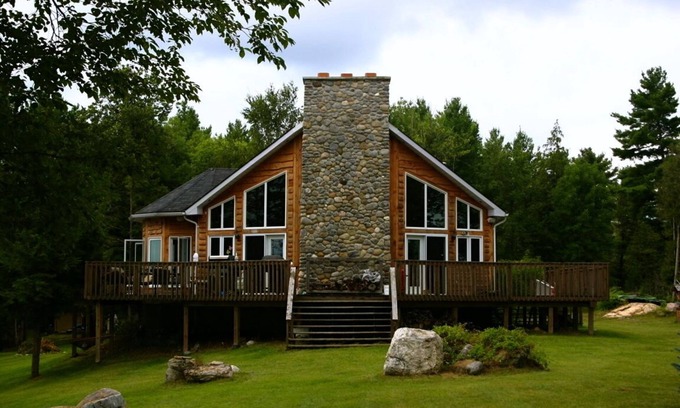 Stone Mills House | Custom Beaver Lake Cottage