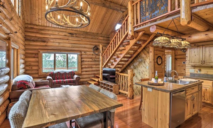 Hermosa House | Custom Black hills log cabin w/views, secluded, 12 miles to MT Rushmore!