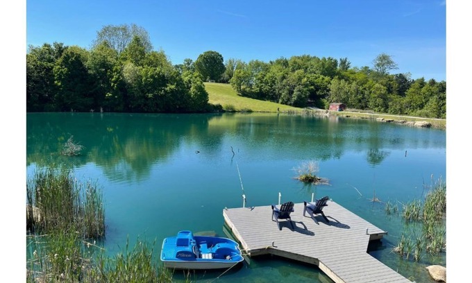 Somerset Cabin | Custom cabin on 23 acres, private fishing, paddle boat, kayaks Lake Cumberland