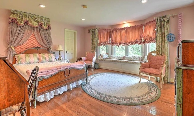 Bristol House | Custom Home on 14 Acres With Pool