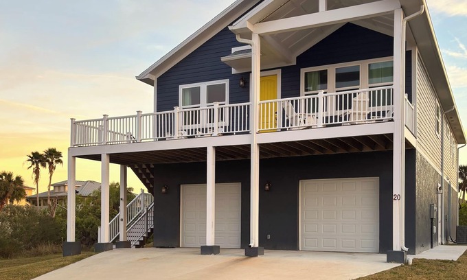 Marineland Acres House | Custom house, beachside neighborhood, 5-7min walk to the beach, dog friendly!