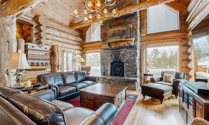 McCall Cabin | Custom Luxury Cabin with Private Hot Tub & Gourmet Kitchen