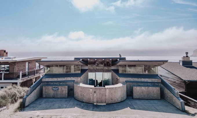 Kiwanda Shores House | Custom Oceanfront Marvel with wide open Haystack Rock View